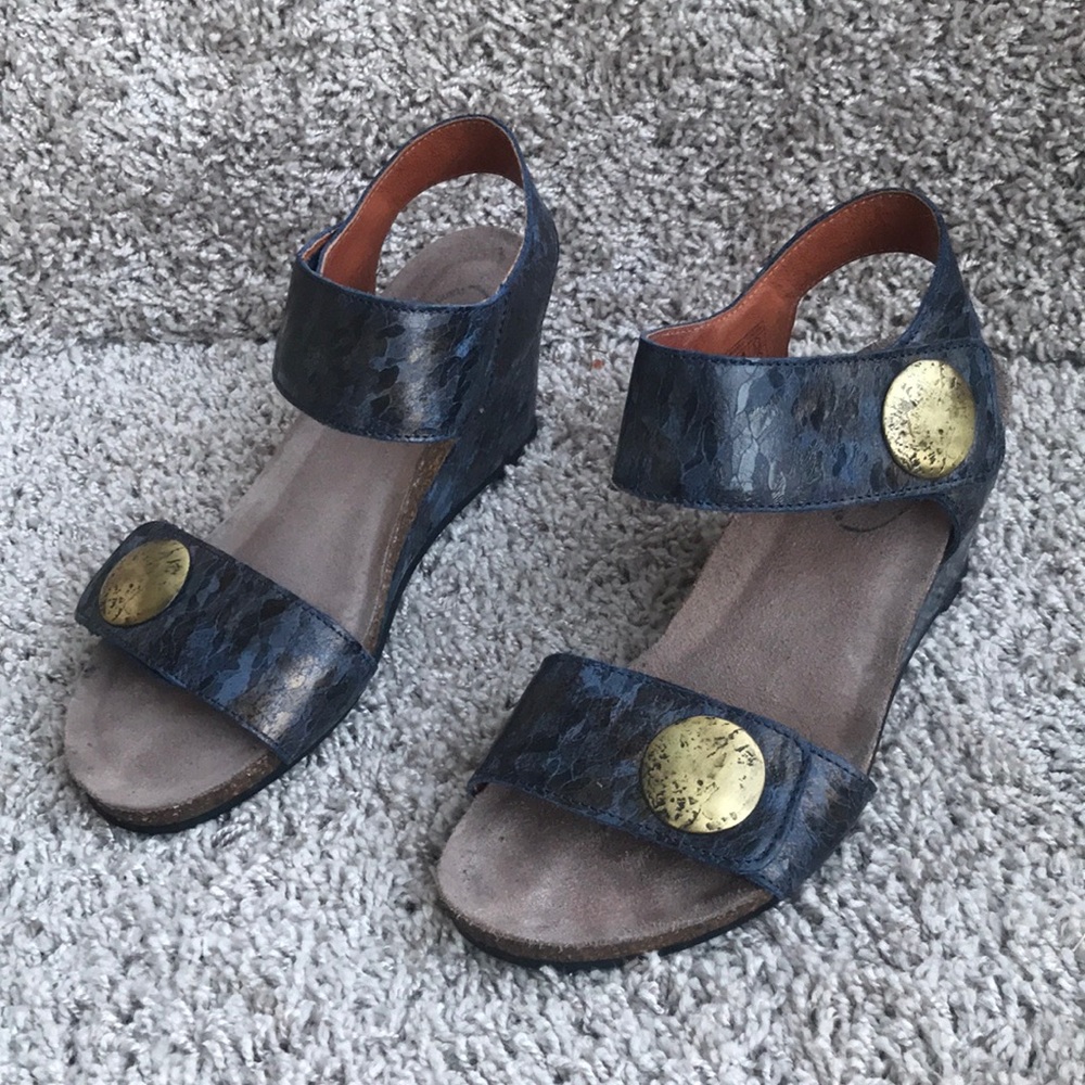 Taos Carousel 2 Navy Blue Gold Leather Wedge Sandals size 37